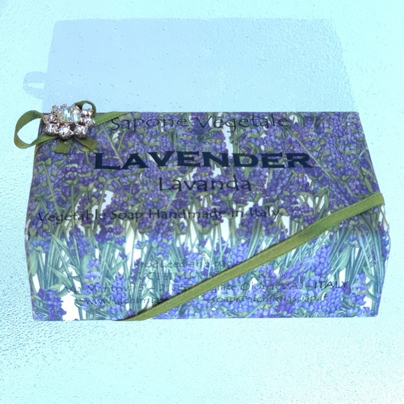 Lavender Sapone Vegetale Bar Soap - Picture 3 of 7